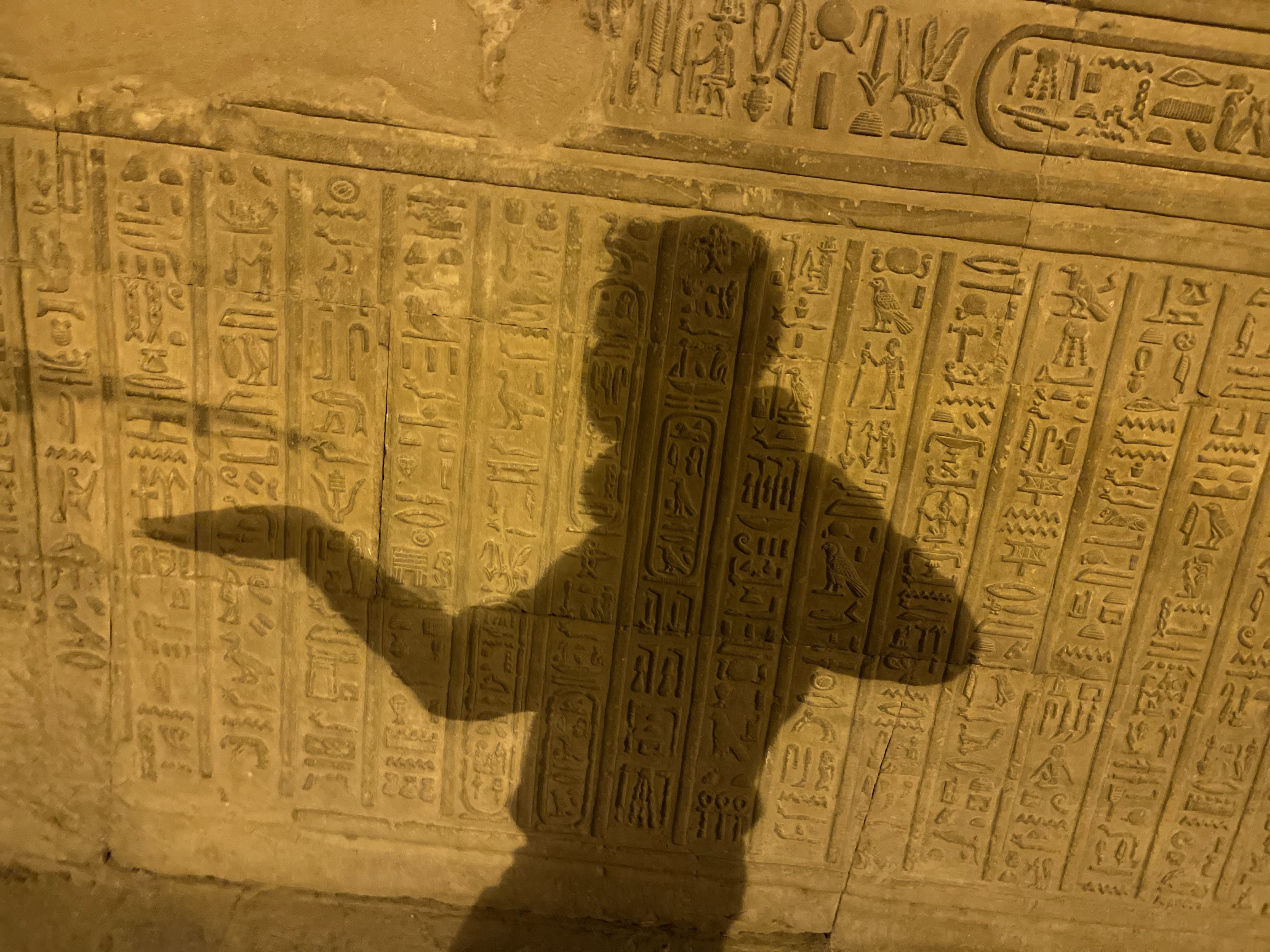 alt="Kom Ombo Temple Egyptian shadow"